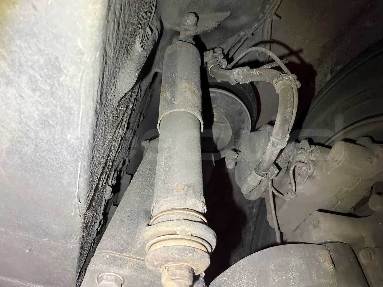 Volvo B4SH 7900 - Euro5 - 161kW - 12.084mt - front shock absorbers right