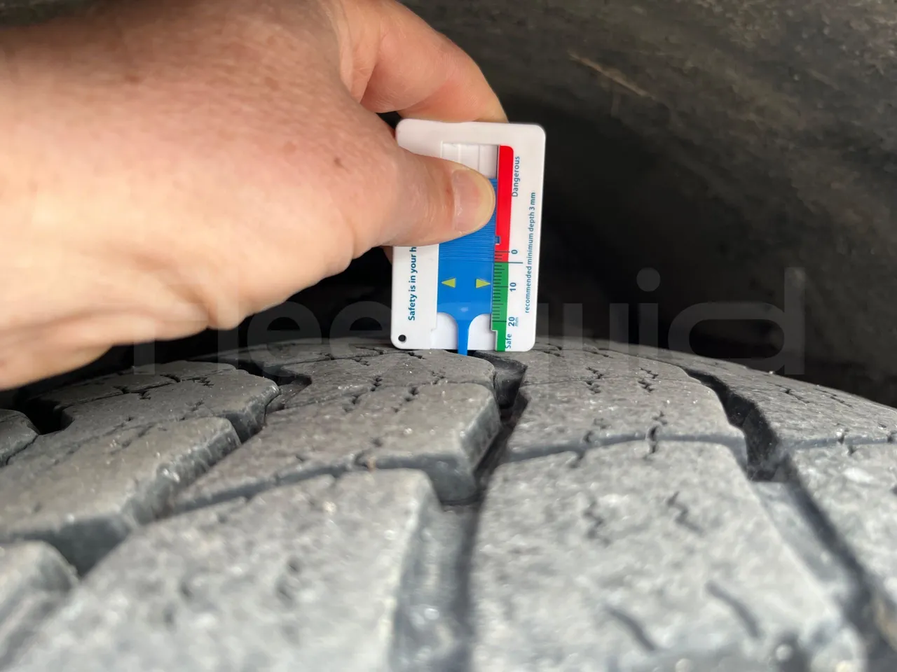 Volvo B4SH 7900 - Euro5 - 161kW - 12.084mt - tread condition front tires left