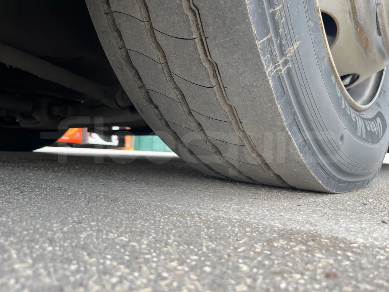 Volvo B4SH 7900 - Euro5 - 161kW - 12.084mt - tread condition second axle tires right