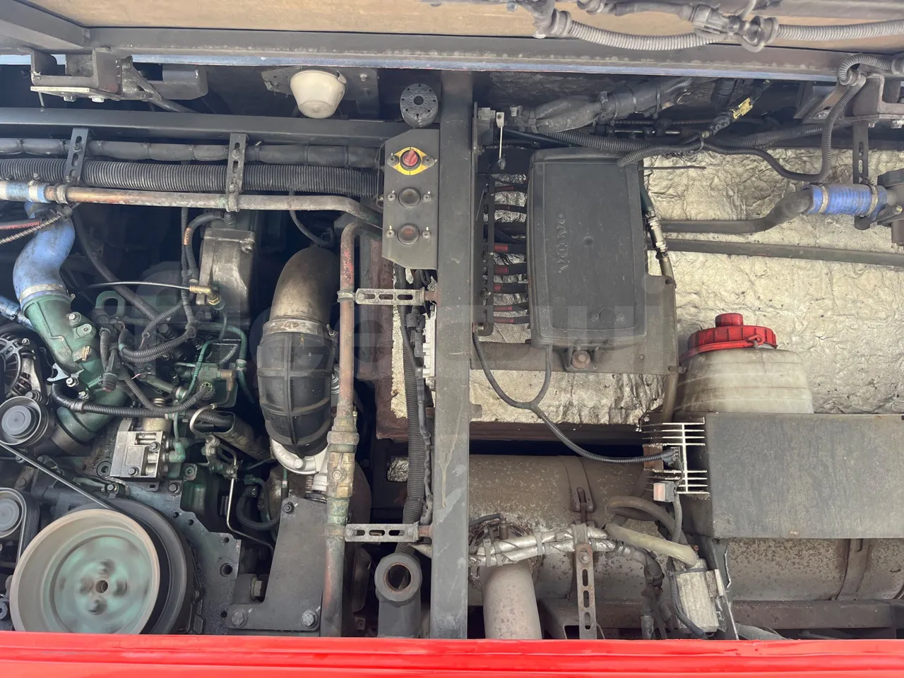 Volvo B4SH 7900 - Euro5 - 161kW - 12.084mt - rear hatch open