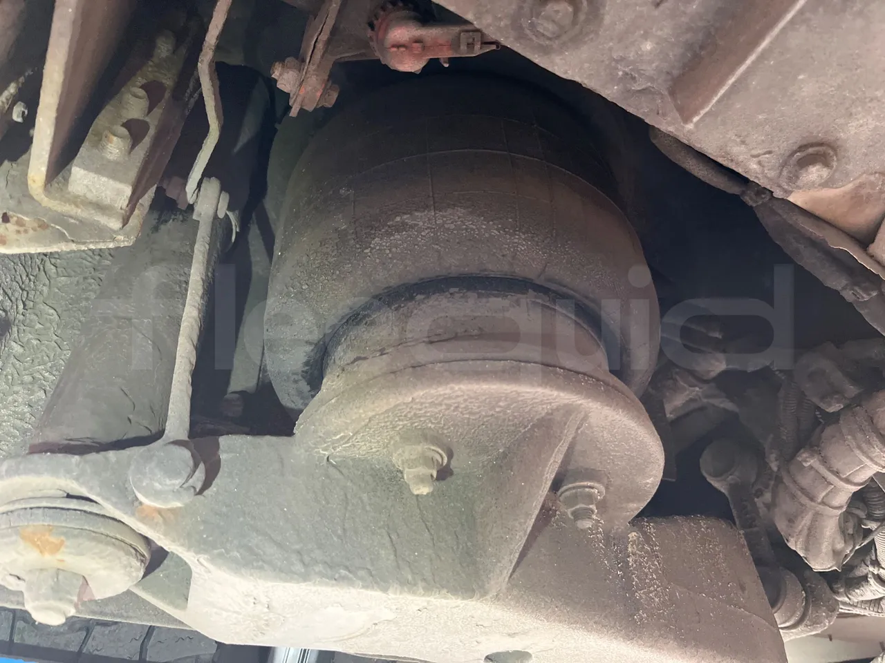 Volvo B4SH 7900 - Euro5 - 161kW - 12.084mt - axle 2 shock absorbers 2 left