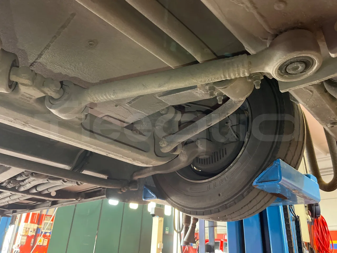 Volvo B4SH 7900 - Euro5 - 161kW - 12.084mt - front axle left side