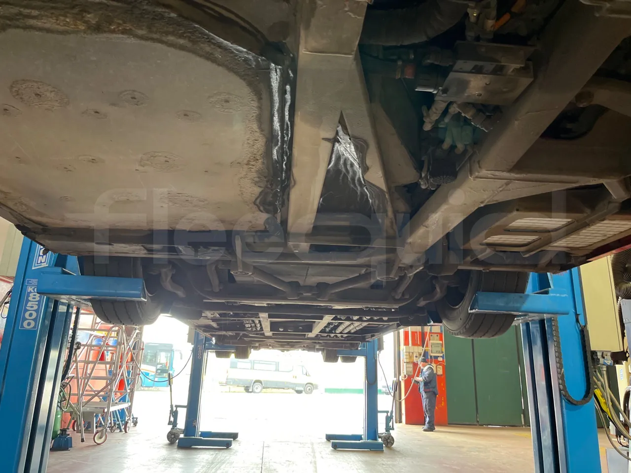 Volvo B4SH 7900 - Euro5 - 161kW - 12.084mt - front undercarriage from front