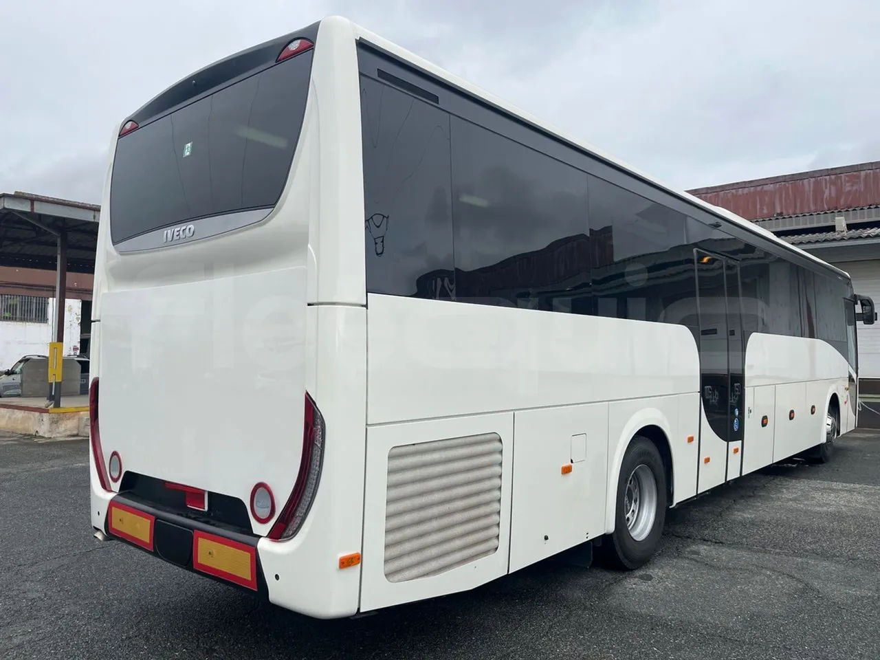 Iveco Evadys Evadys H - Euro 6 - 294 kW - 13 mt - 3/4 right rear doors closed