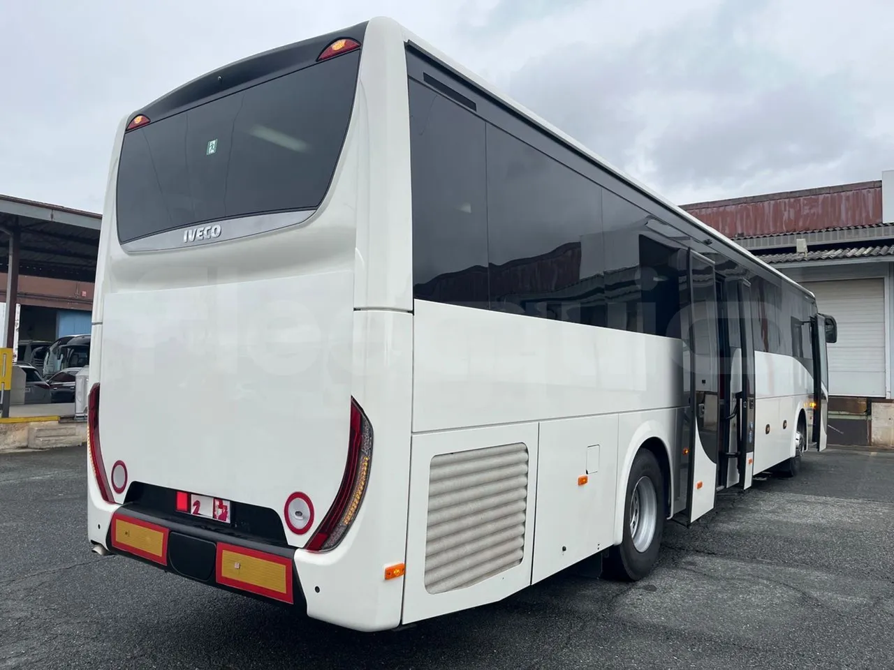 Iveco Evadys Evadys H - Euro 6 - 294 kW - 13 mt - 3/4 right rear doors open