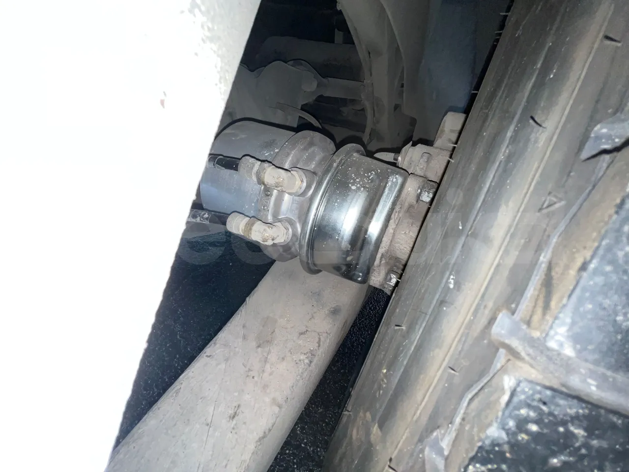 Iveco Evadys Evadys H - Euro 6 - 294 kW - 13 mt - axel 3 caliper brakes right