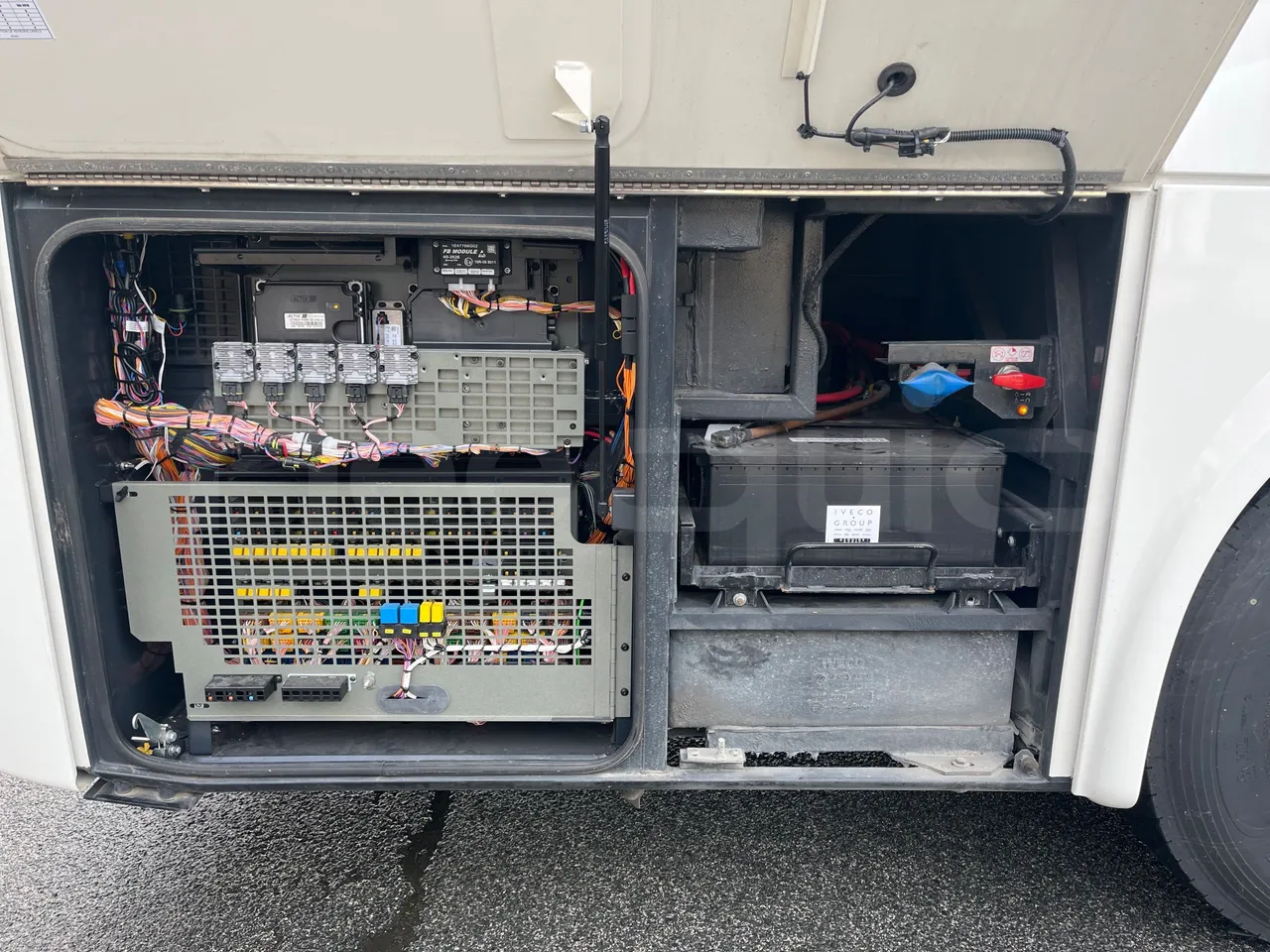 Iveco Evadys Evadys H - Euro 6 - 294 kW - 13 mt - external compartments photo