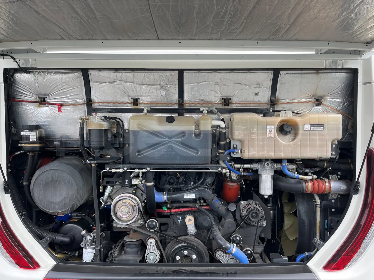 Iveco Evadys Evadys H - Euro 6 - 294 kW - 13 mt - rear hatch open