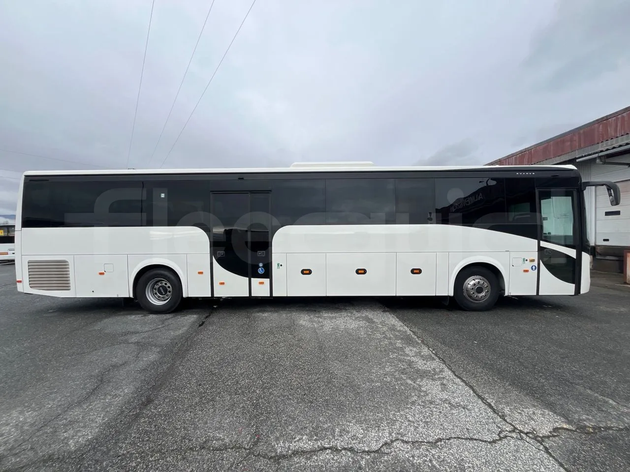 Iveco Evadys Evadys H - Euro 6 - 294 kW - 13 mt - right side doors closed