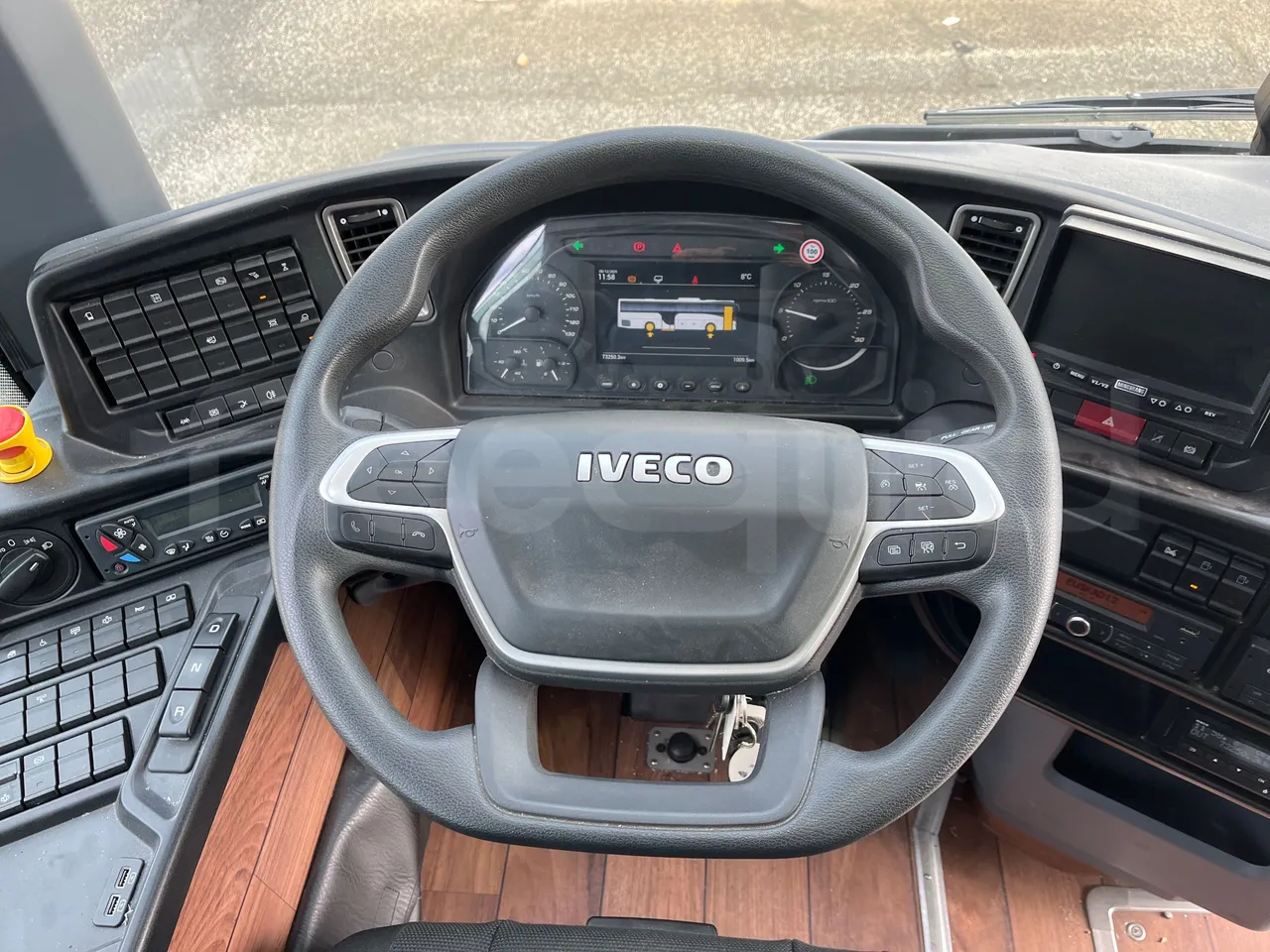 Iveco Evadys Evadys H - Euro 6 - 294 kW - 13 mt - steering wheel photo