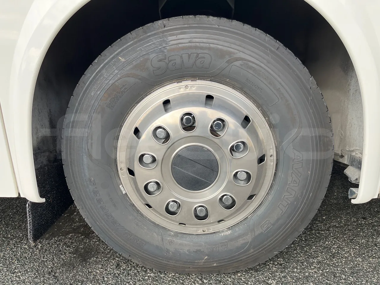 Iveco Evadys Evadys H - Euro 6 - 294 kW - 13 mt - front left tire measurements