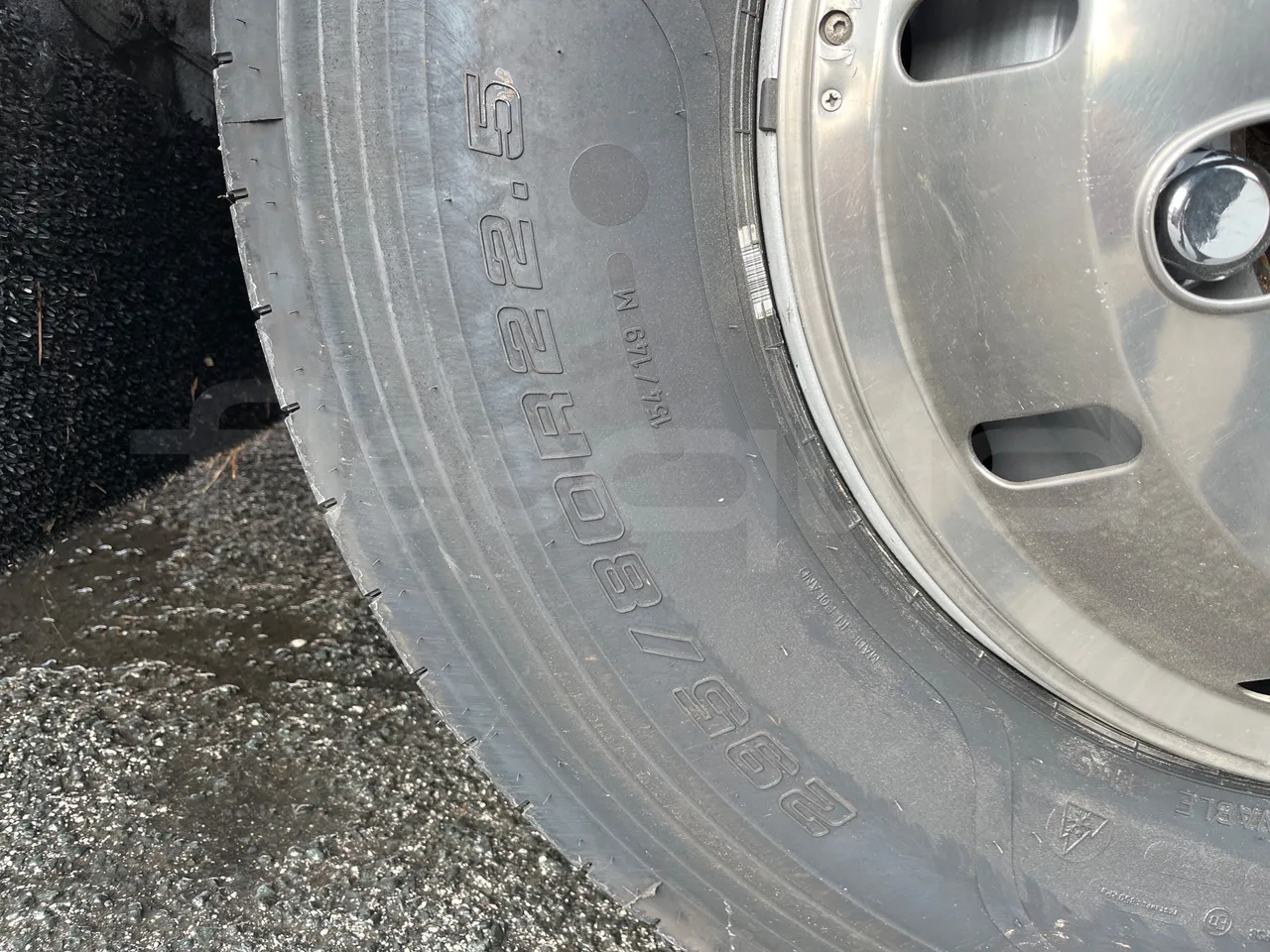 Iveco Evadys Evadys H - Euro 6 - 294 kW - 13 mt - rear left tire photo