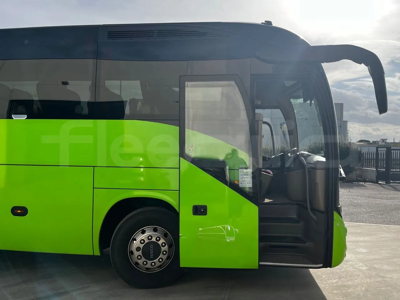 Iveco Magelys SFR2XX - Euro6 - 294kW - 12.830mt - front door 1 open