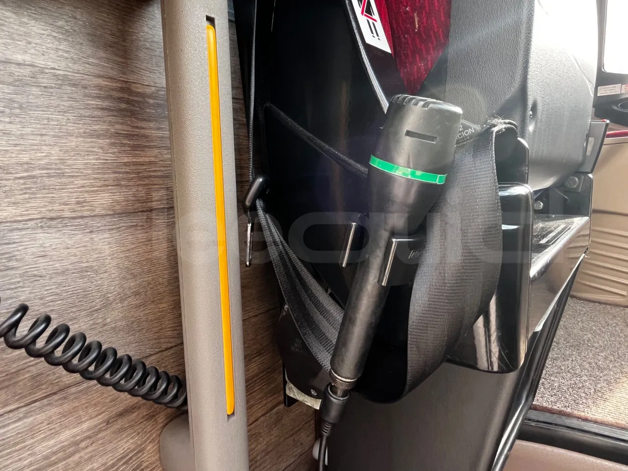 Iveco Magelys SFR2XX - Euro6 - 294kW - 12.830mt - hostes microphone accessories photo