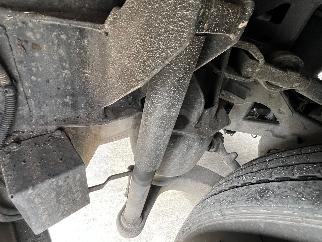 Iveco Magelys SFR2XX - Euro6 - 294kW - 12.830mt - axel 2 air springs 1 left