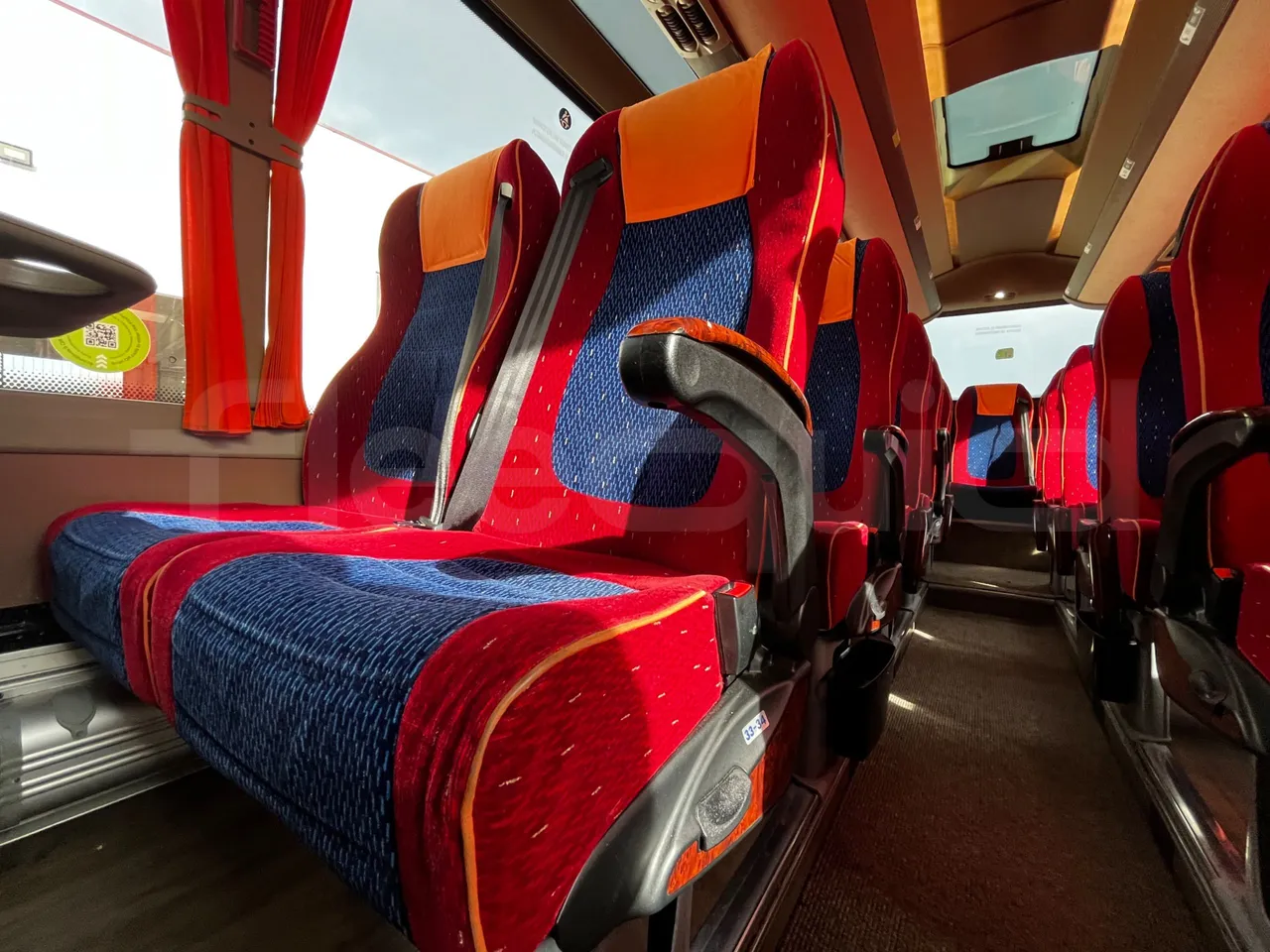 Iveco Magelys SFR2XX - Euro6 - 294kW - 12.830mt - armrest detail photo