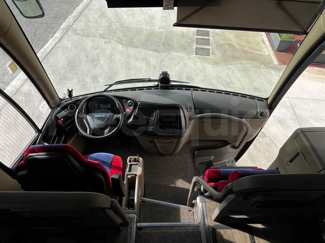 Iveco Magelys SFR2XX - Euro6 - 294kW - 12.830mt - buttons panels on