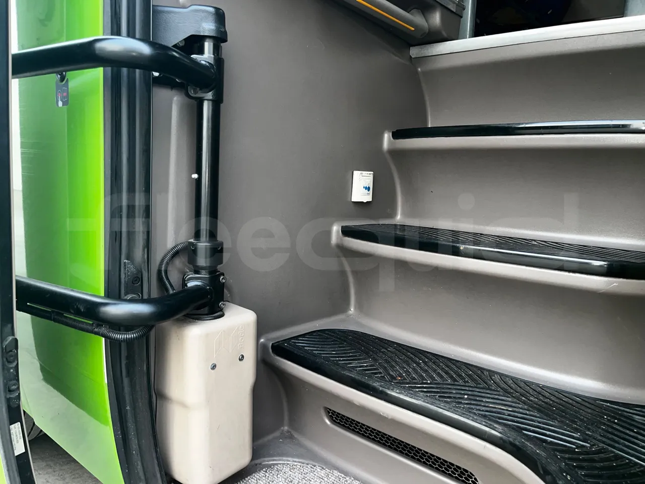 Iveco Magelys SFR2XX - Euro6 - 294kW - 12.830mt - door mechanism photo