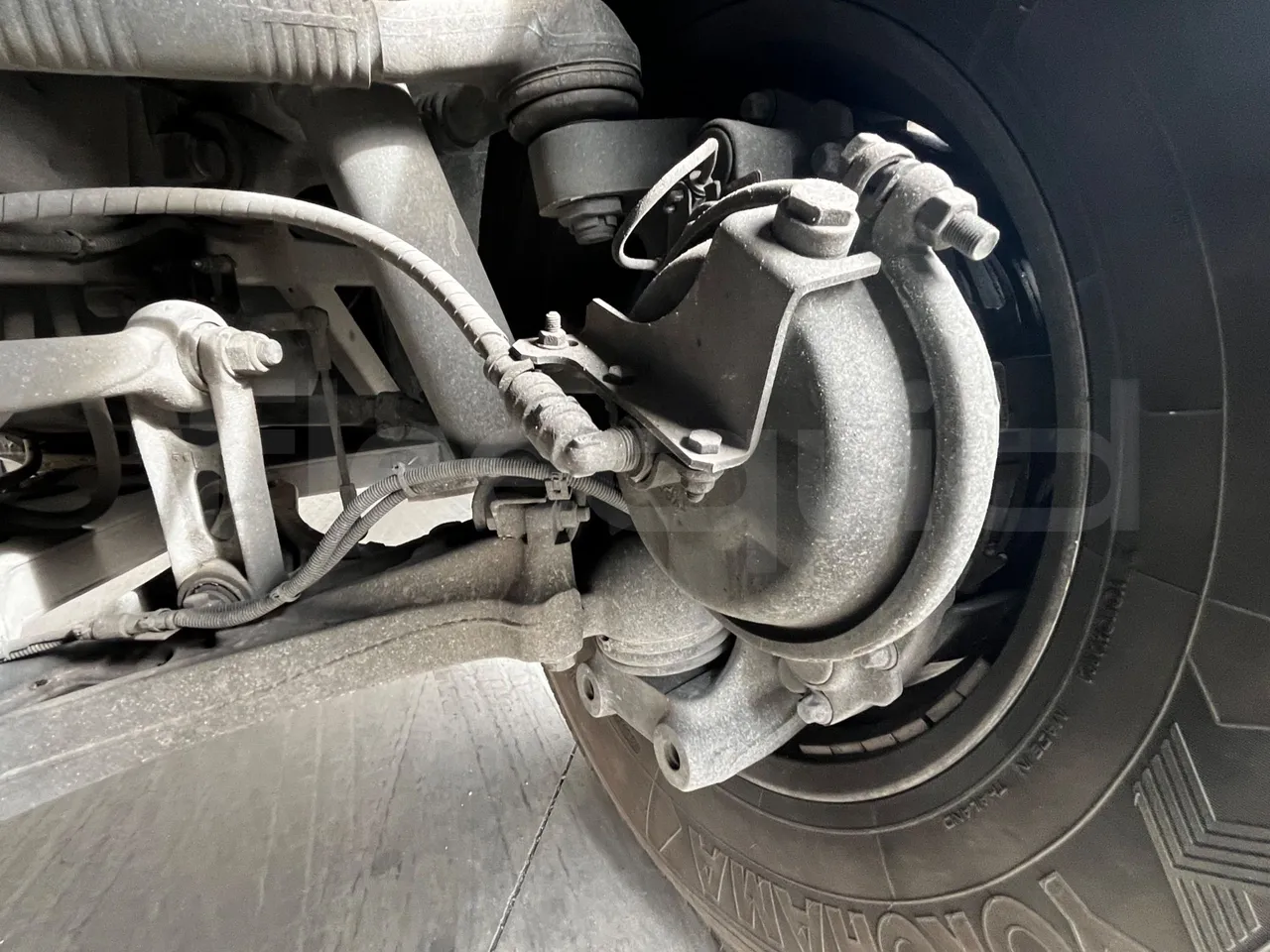 Iveco Magelys SFR2XX - Euro6 - 294kW - 12.830mt - front brake calipers left