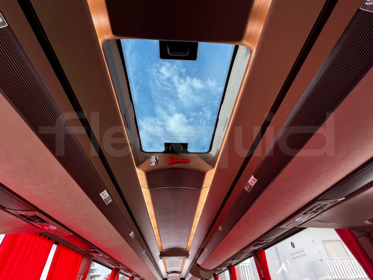 Iveco Magelys SFR2XX - Euro6 - 294kW - 12.830mt - roof hatch 1