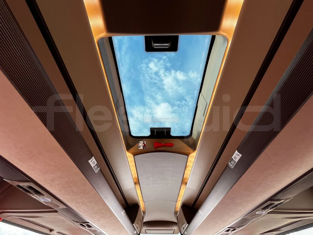 Iveco Magelys SFR2XX - Euro6 - 294kW - 12.830mt - roof hatch 2