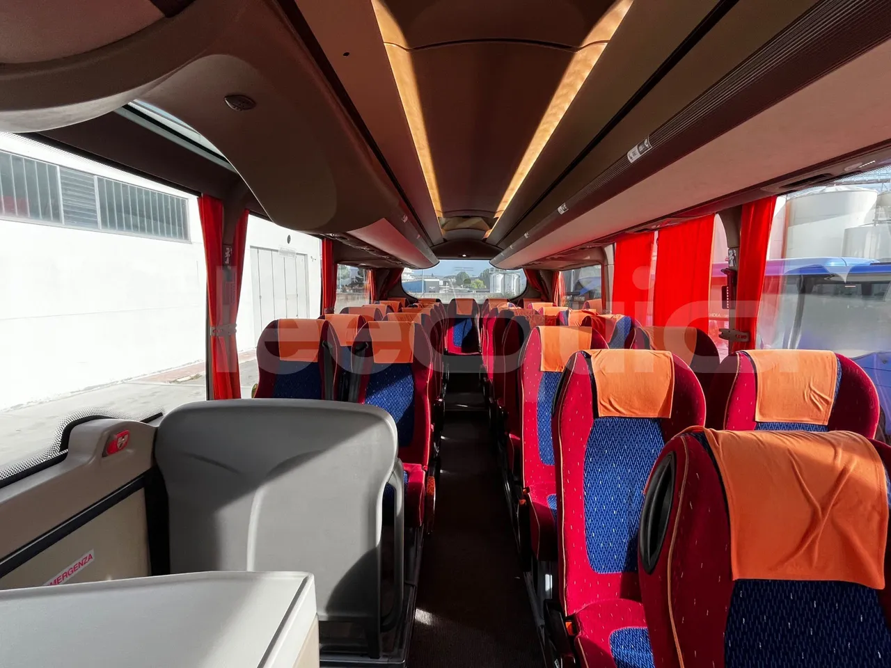 Iveco Magelys SFR2XX - Euro6 - 294kW - 12.830mt - reverse view middle aisle