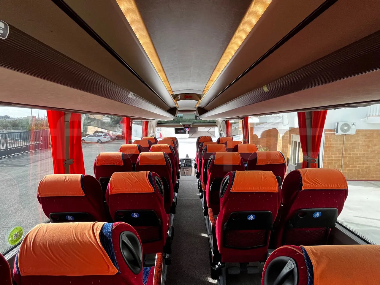 Iveco Magelys SFR2XX - Euro6 - 294kW - 12.830mt - forward view all seats last row height