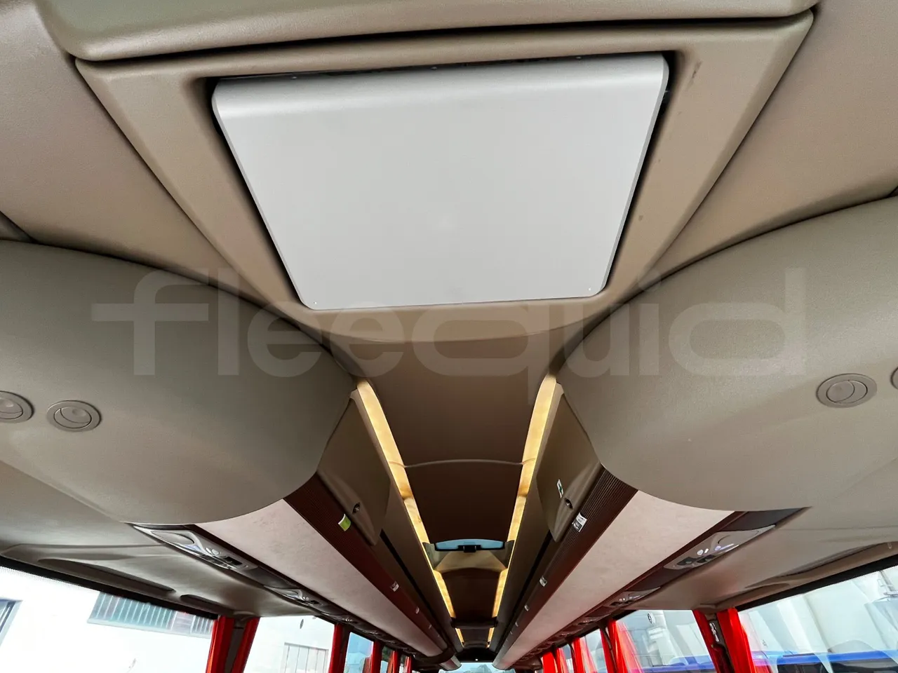 Iveco Magelys SFR2XX - Euro6 - 294kW - 12.830mt - overhead compartments photo