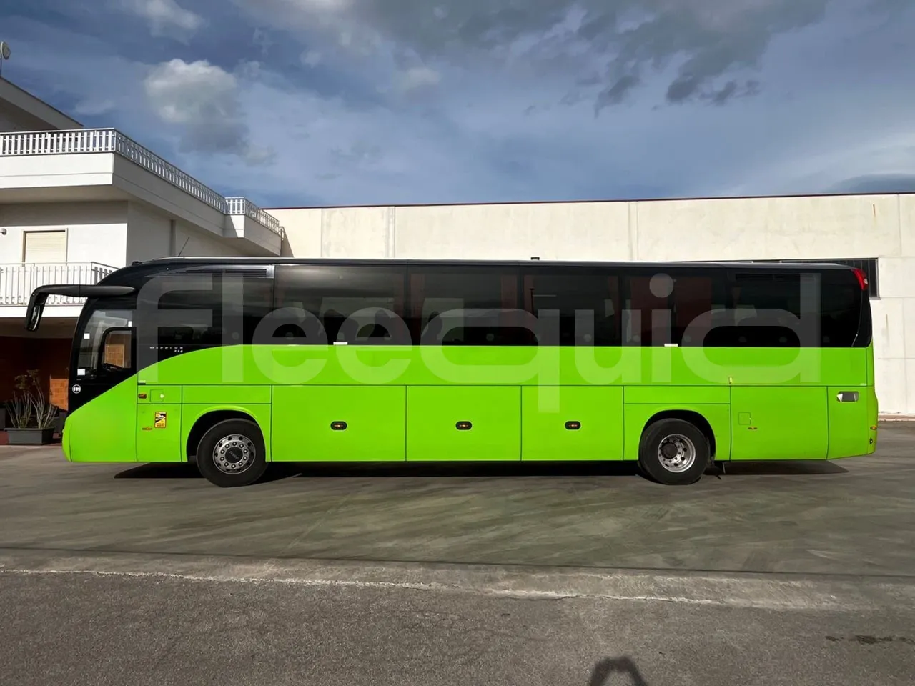 Iveco Magelys SFR2XX - Euro6 - 294kW - 12.830mt - left side photo