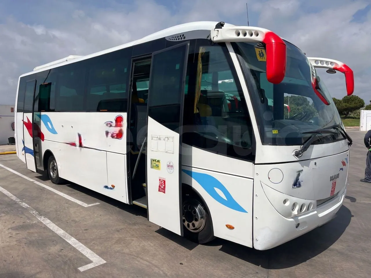 Man STC1 STC1 -EUR5-176kW -9.460m - 3/4 right front doors open