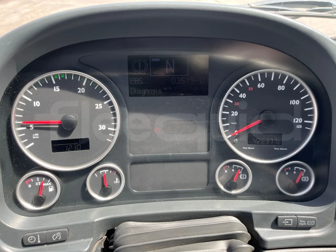 Man STC1 STC1 -EUR5-176kW -9.460m - dashboard lights on