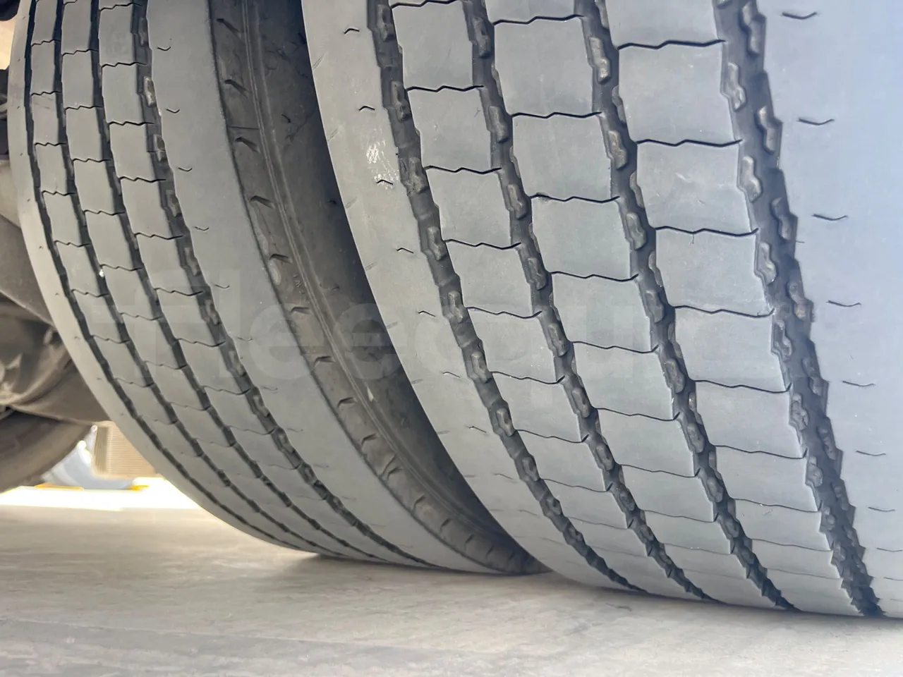 Man STC1 STC1 -EUR5-176kW -9.460m - tread condition front tires left