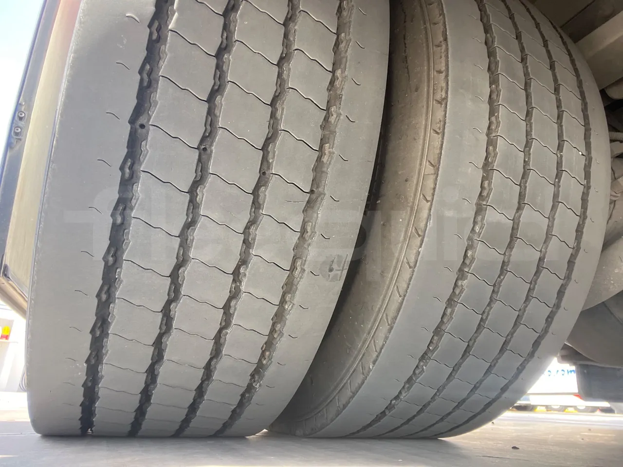 Man STC1 STC1 -EUR5-176kW -9.460m - tread condition third axle tires right
