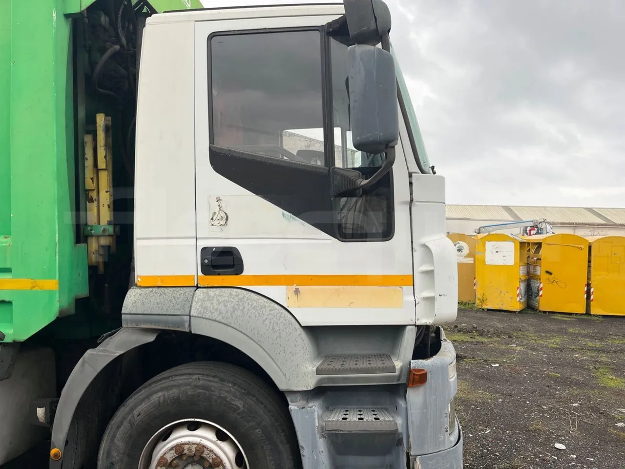 Iveco Magirus A260S/80 - Euro3 - 218kW - 9.450mt - front door 1 open