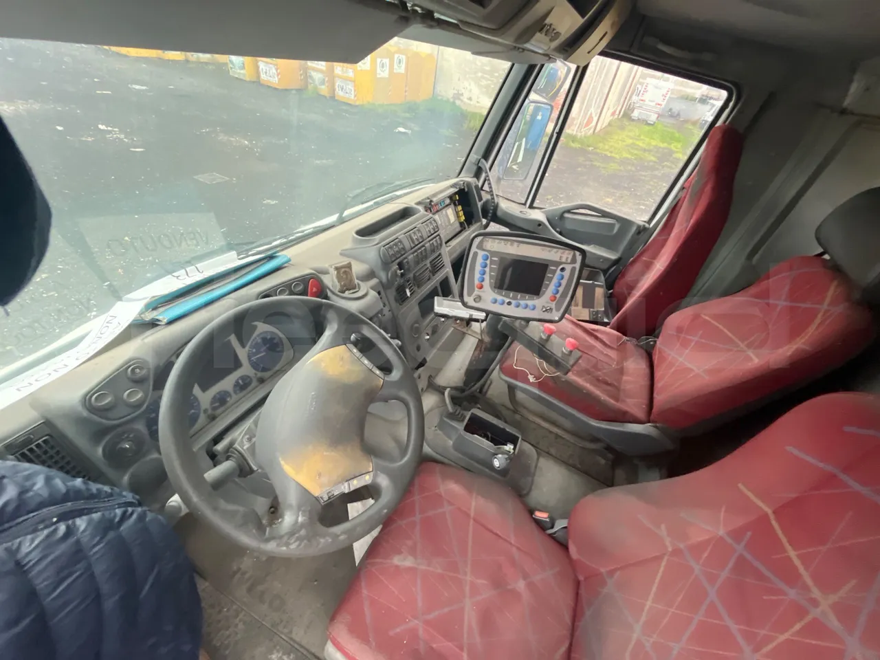 Iveco Magirus A260S/80 - Euro3 - 218kW - 9.450mt - buttons panels on