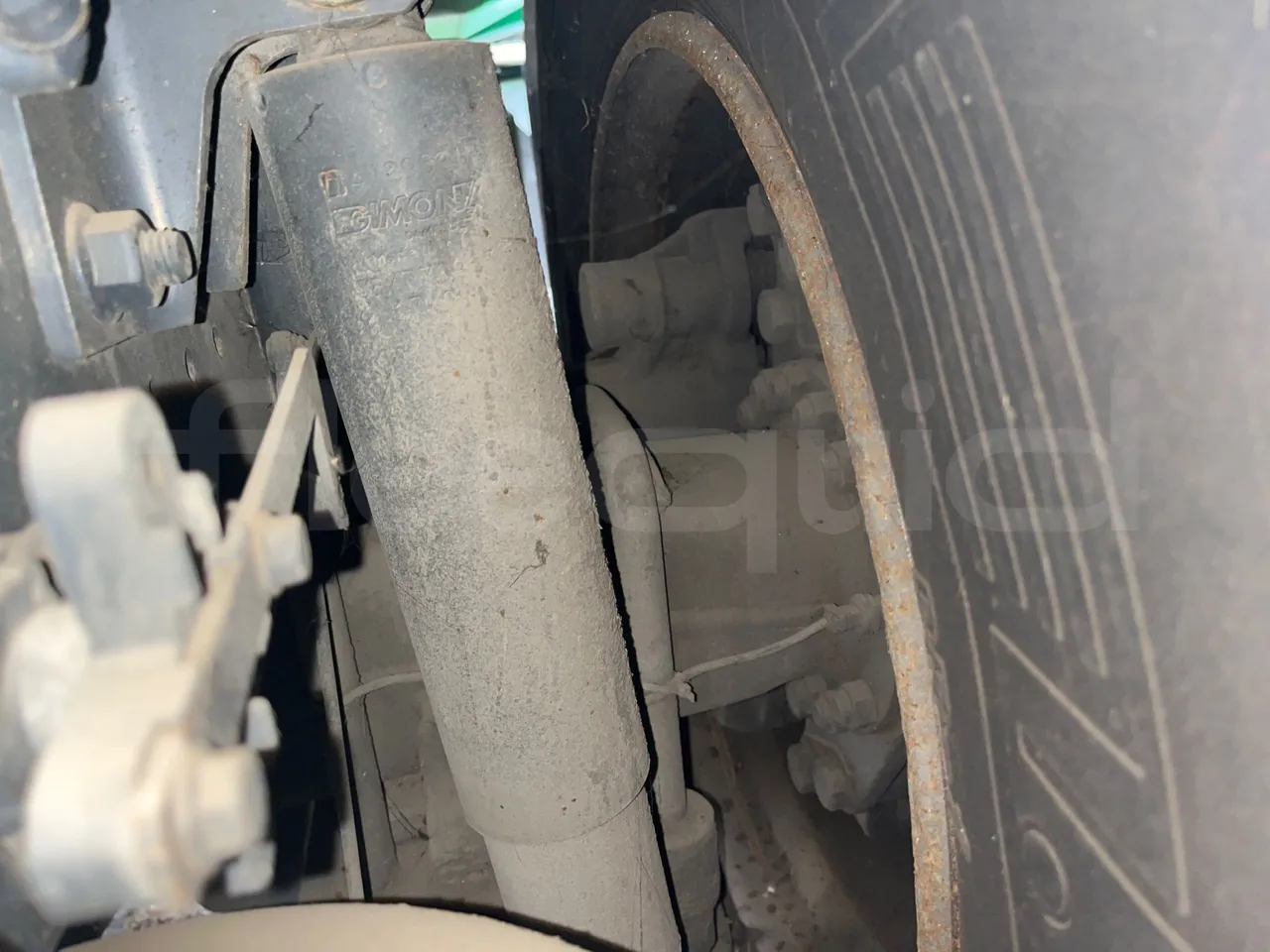 Iveco Magirus A260S/80 - Euro3 - 218kW - 9.450mt - axle 2 caliper brakes right