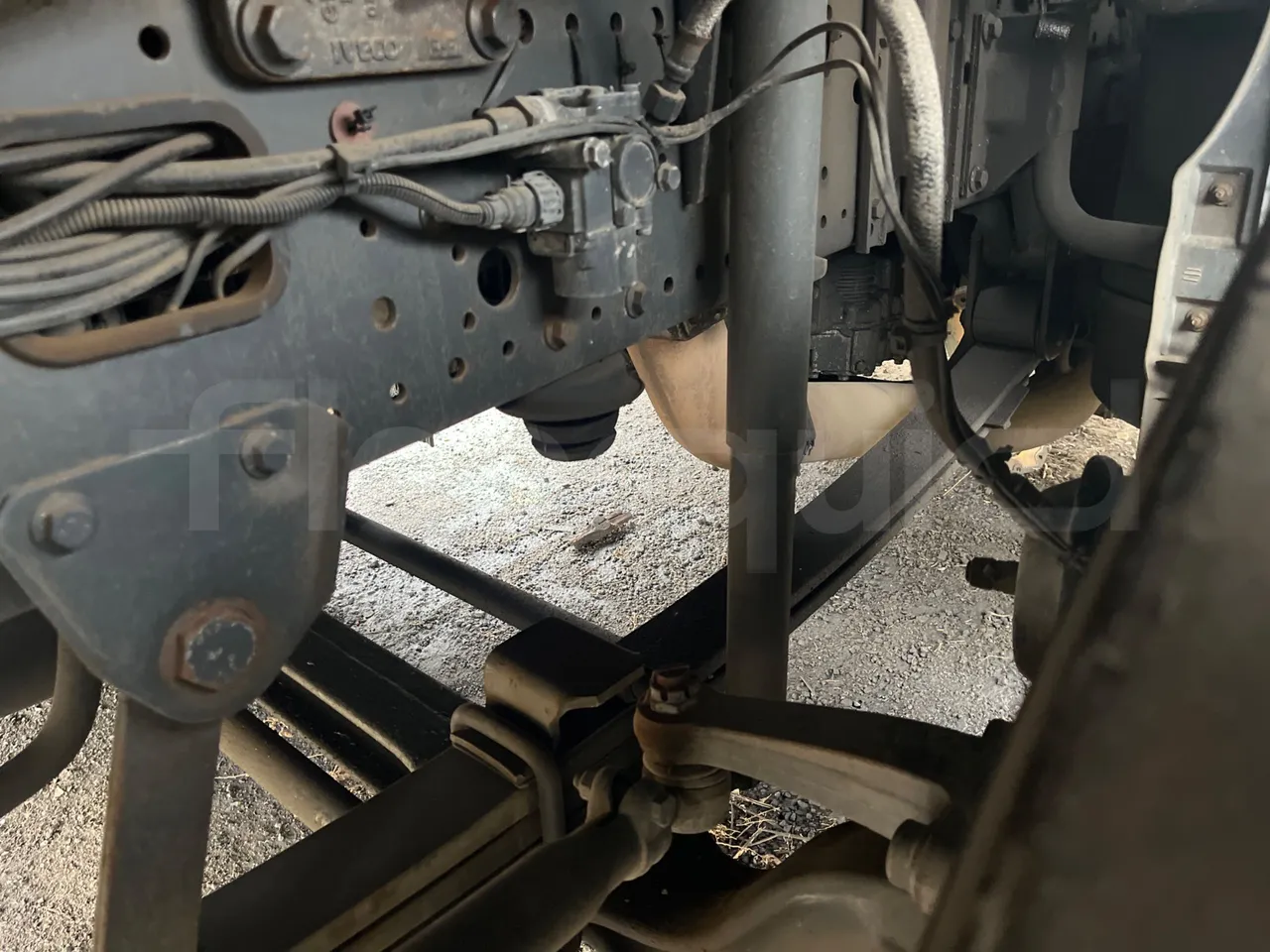 Iveco Magirus A260S/80 - Euro3 - 218kW - 9.450mt - front air springs left