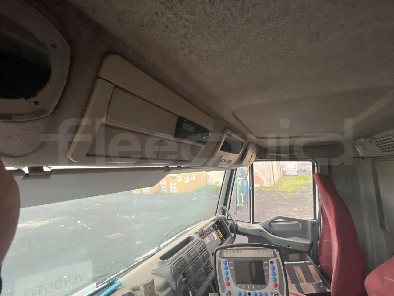 Iveco Magirus A260S/80 - Euro3 - 218kW - 9.450mt - interior reverse seats driver height