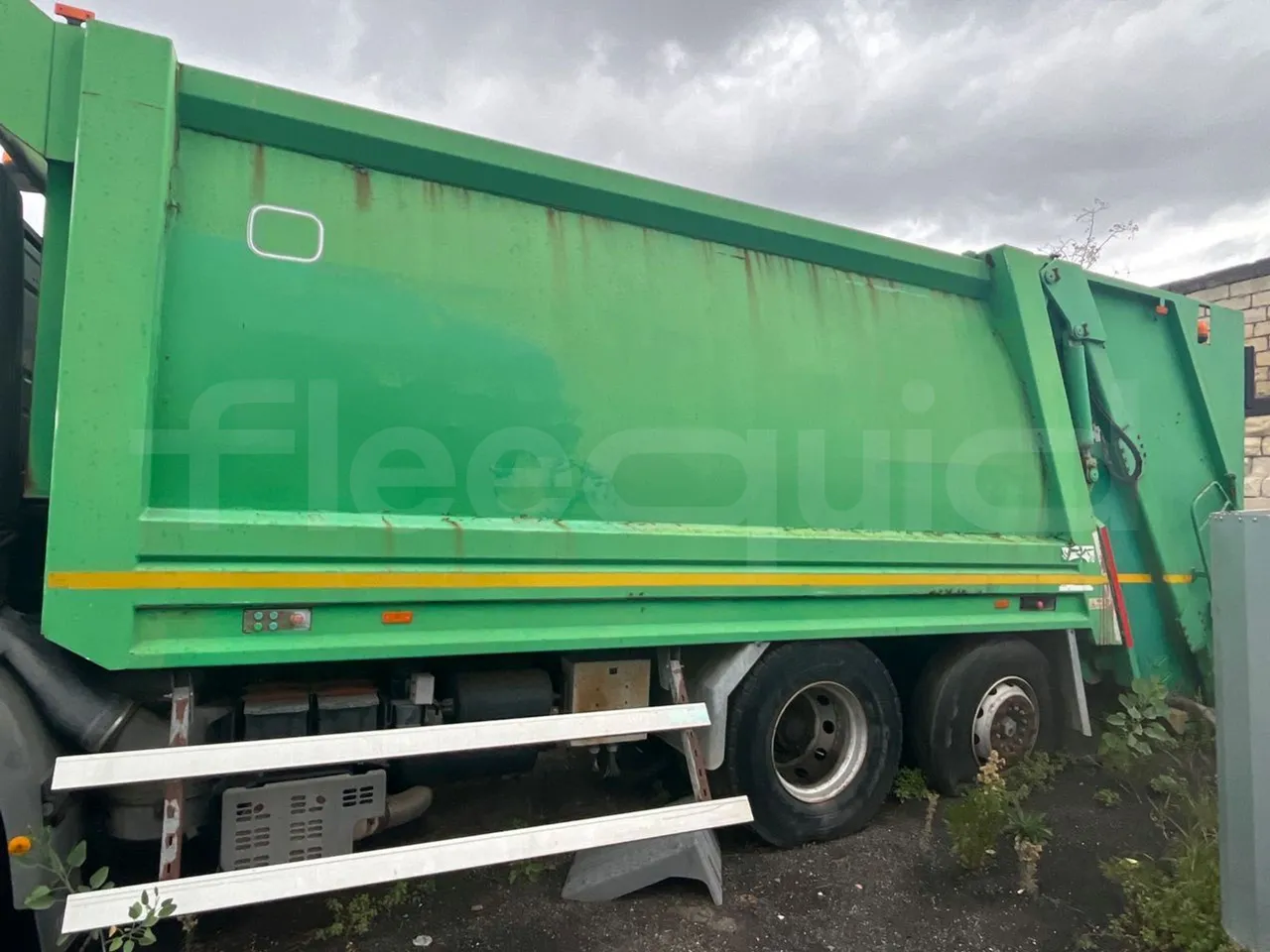 Iveco Magirus A260S/80 - Euro3 - 218kW - 9.450mt - luggage rack photo