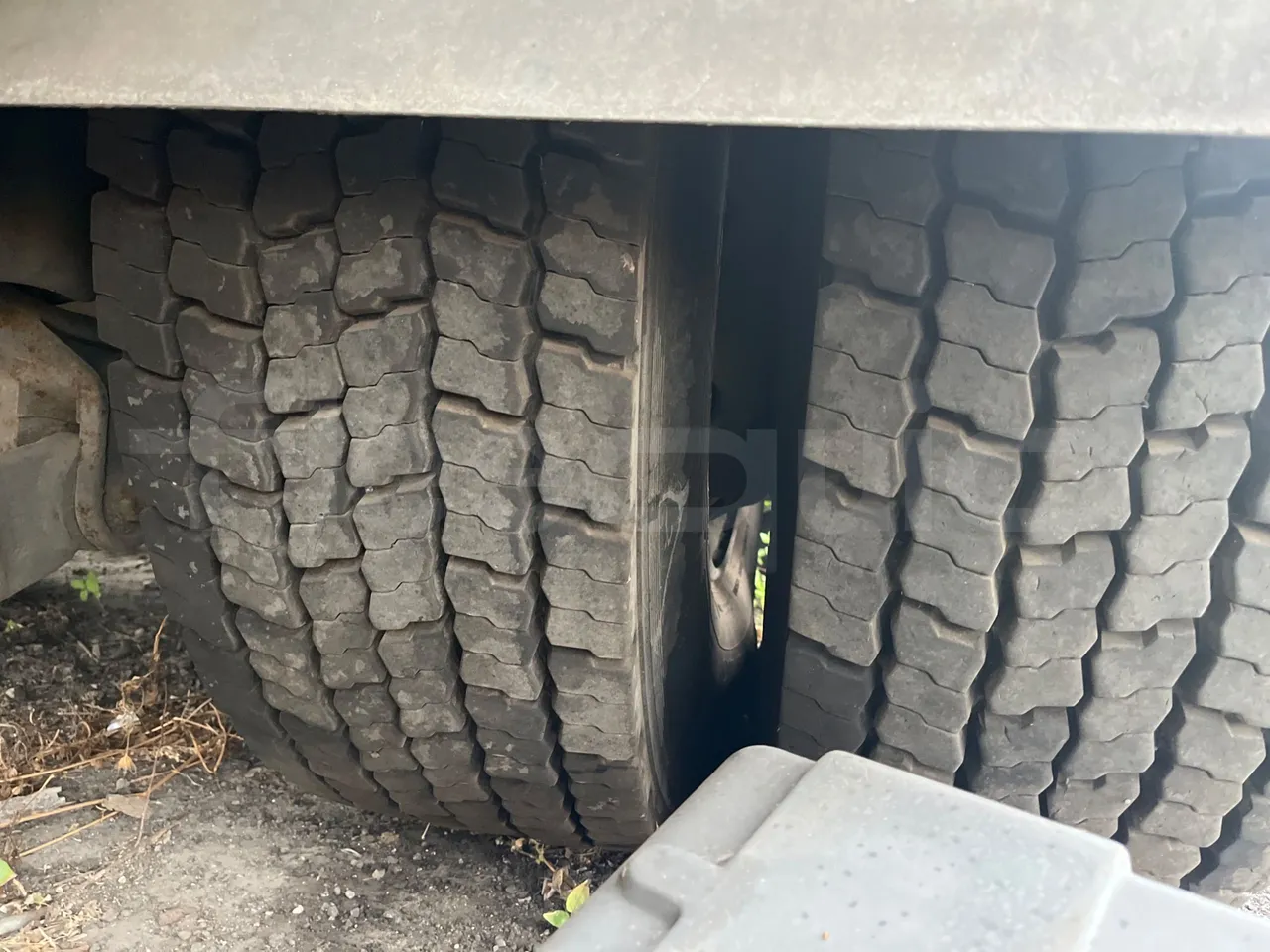 Iveco Magirus A260S/80 - Euro3 - 218kW - 9.450mt - tread condition second axle tires left