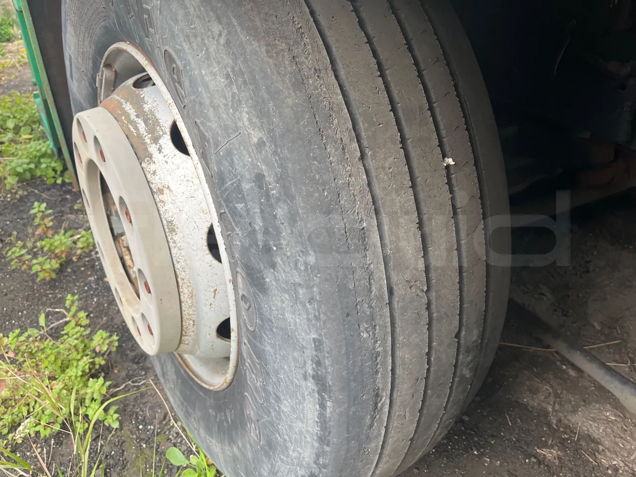 Iveco Magirus A260S/80 - Euro3 - 218kW - 9.450mt - tread condition second axle tires right