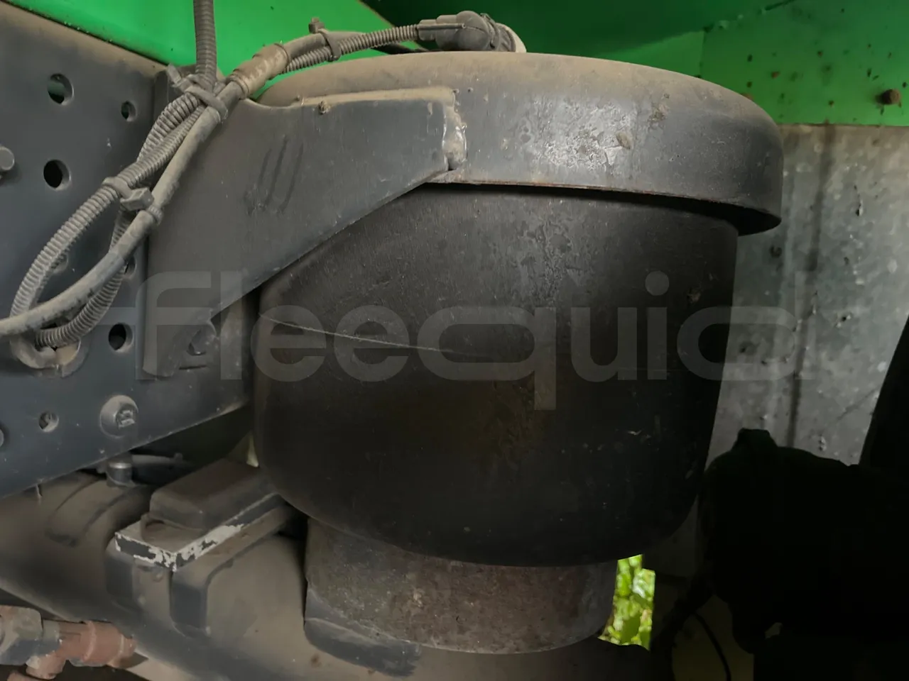 Iveco Magirus A260S/80 - Euro3 - 218kW - 9.450mt - axle 3 air springs 2 right