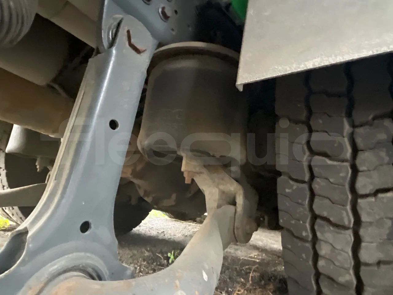 Iveco Magirus A260S/80 - Euro3 - 218kW - 9.450mt - axle 2 shock absorbers 1 left