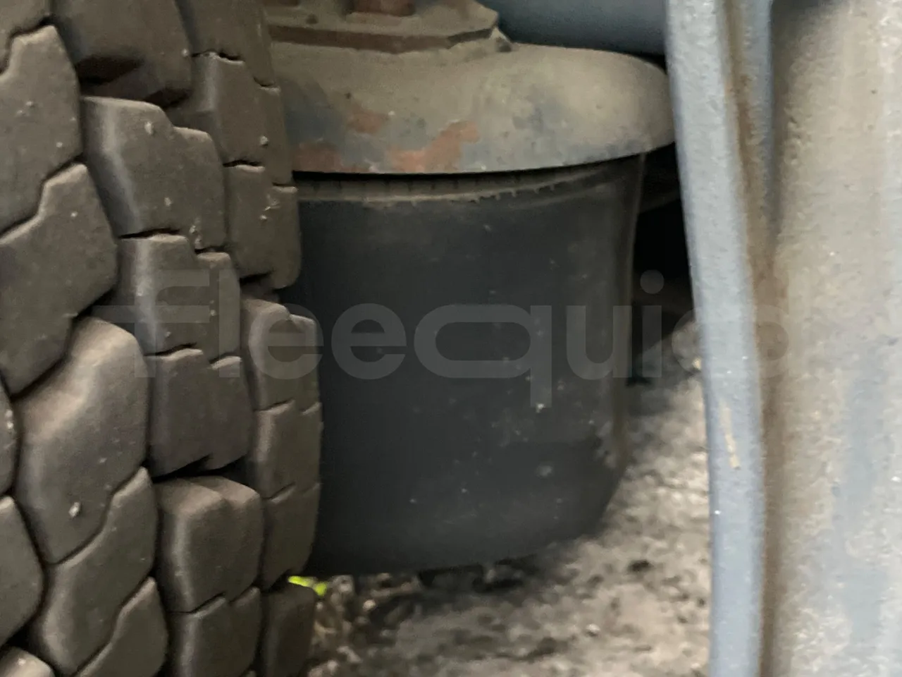 Iveco Magirus A260S/80 - Euro3 - 218kW - 9.450mt - axle 2 shock absorbers 2 left