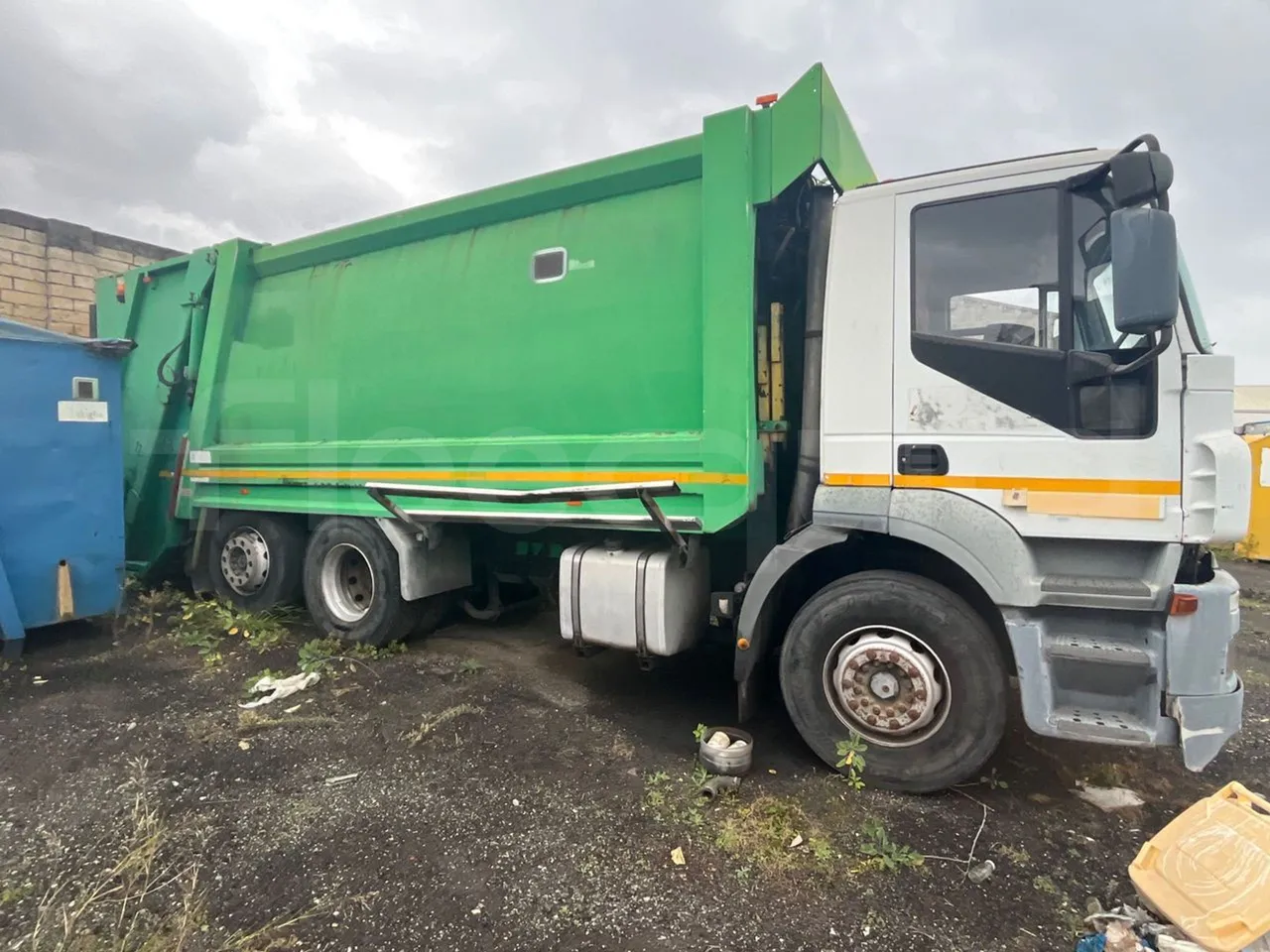 Iveco Magirus A260S/80 - Euro3 - 218kW - 9.450mt - right side doors closed