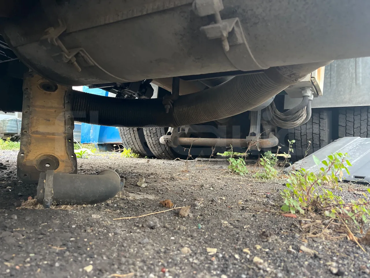 Iveco Magirus A260S/80 - Euro3 - 218kW - 9.450mt - central undercarriage photo