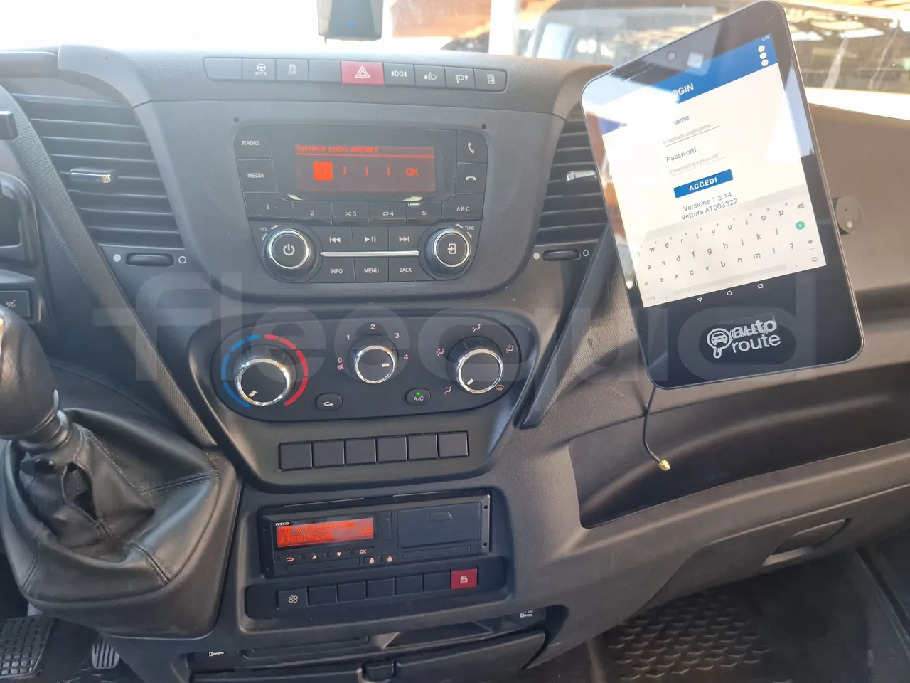 Iveco Indcar WGIVMY11 MOBI SCUOLABUS - EUR6 - 100Kw - 8,592m - radio accessories photo