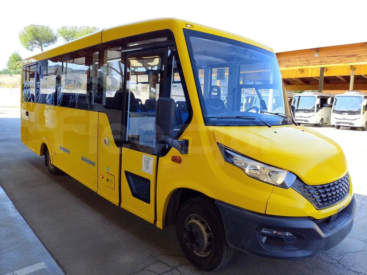 Iveco Indcar WGIVMY11 MOBI SCUOLABUS - EUR6 - 100Kw - 8,592m - Base cover photo
