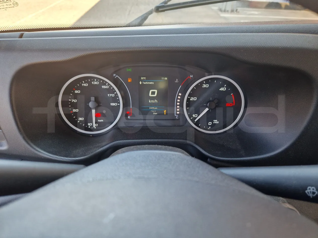 Iveco Indcar WGIVMY11 MOBI SCUOLABUS - EUR6 - 100Kw - 8,592m - dashboard lights on