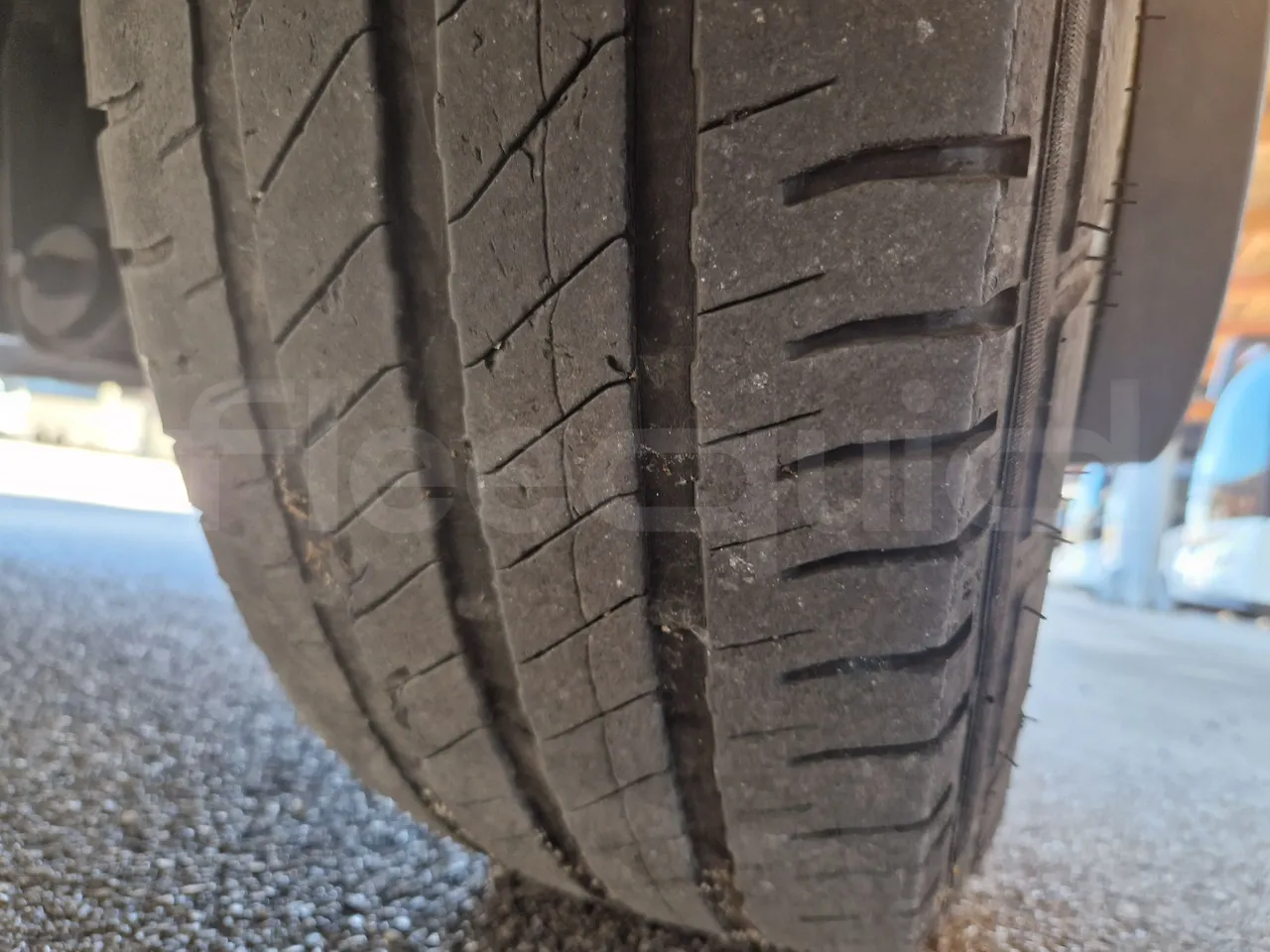 Iveco Indcar WGIVMY11 MOBI SCUOLABUS - EUR6 - 100Kw - 8,592m - tread condition front tires right
